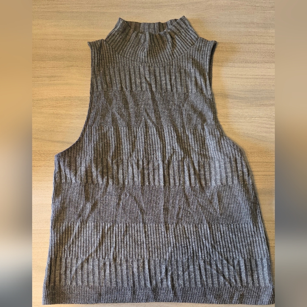 AE Grey Crop Turtle Neck Tank Medium